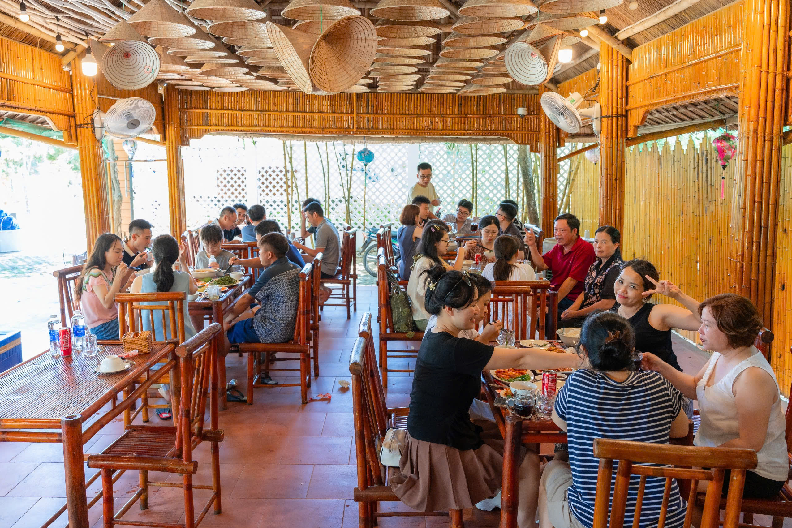 team building Village ven biển